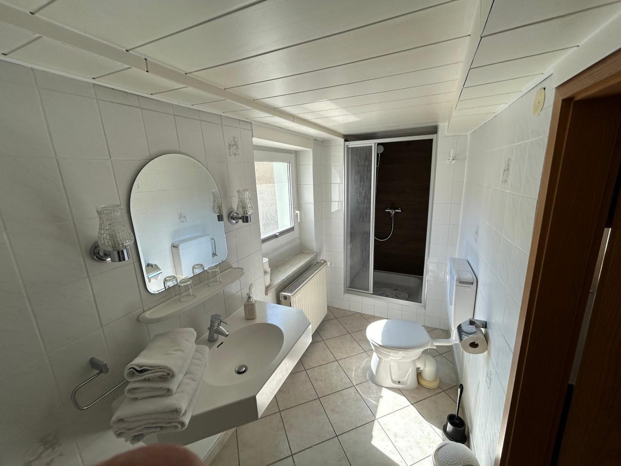 Hotel Ratskeller Waren Waren  Esterno foto