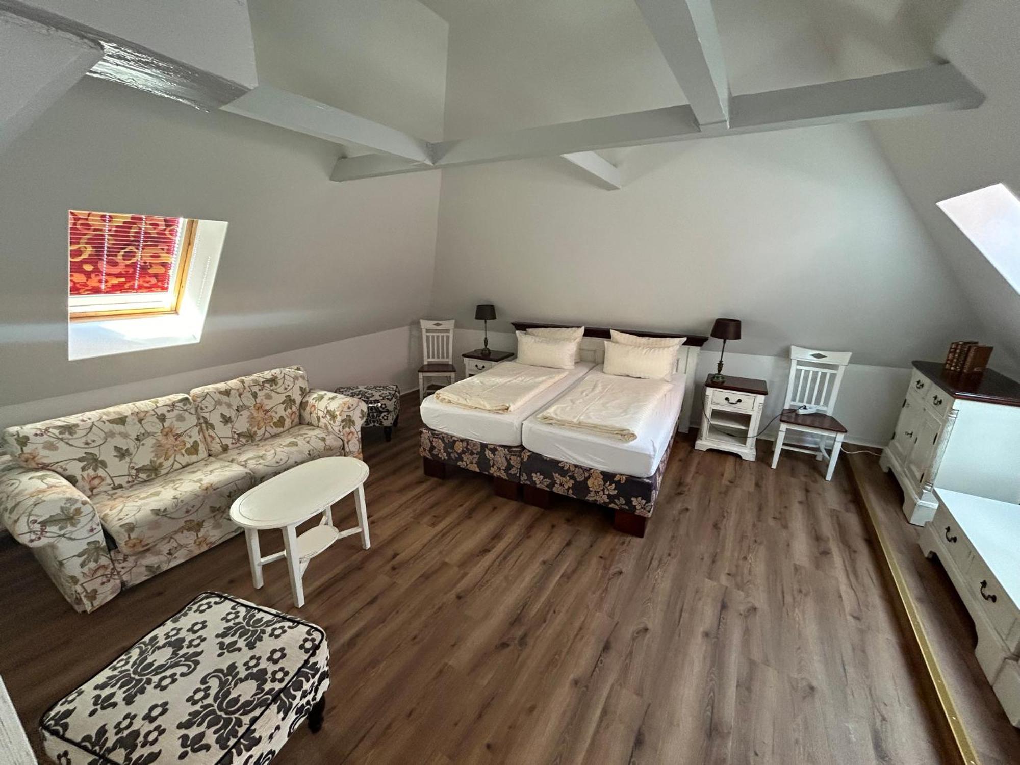 Hotel Ratskeller Waren Waren  Esterno foto